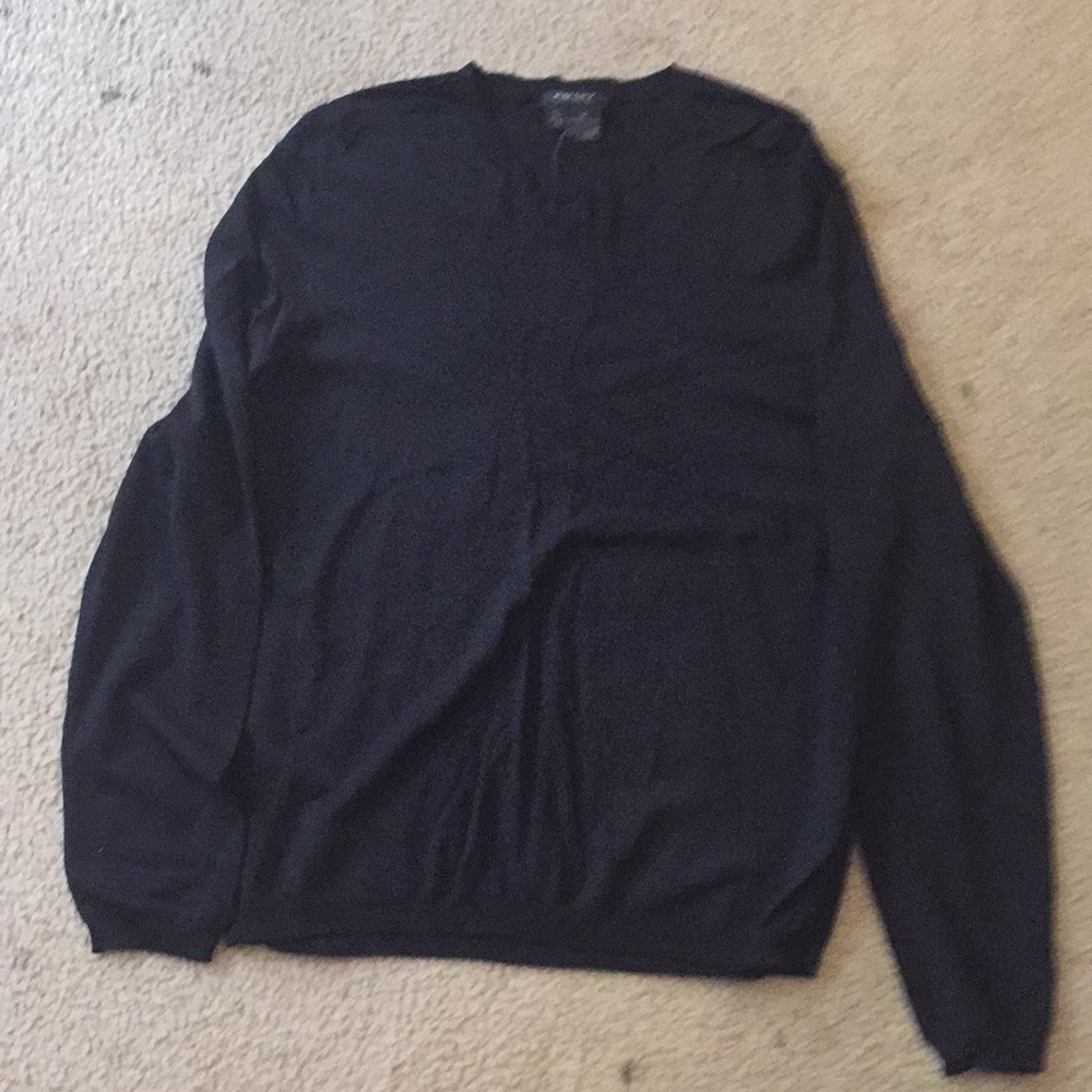 Dkny Vneck light sweater